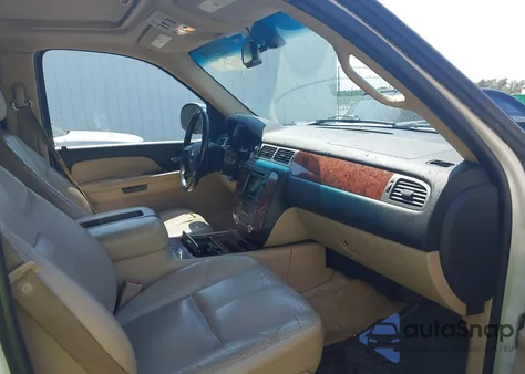 2007 Chevrolet Suburban 1500 Ltz z USA, uszkodzony, nr VIN 1GNFC16J87R403874